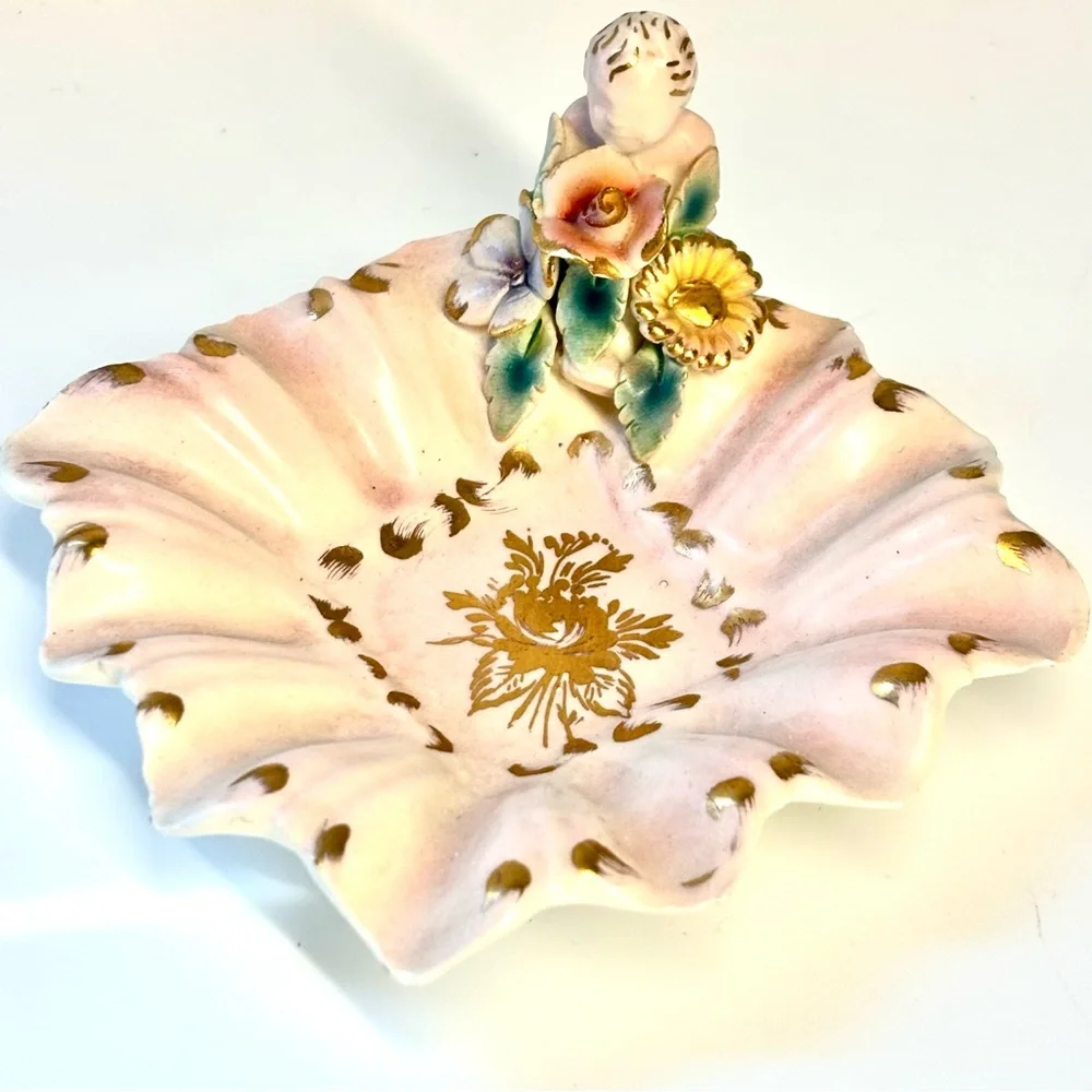 Art Nouveau Vintage Dainty 3-D Cherub with flowers Trinket Dish From Italy